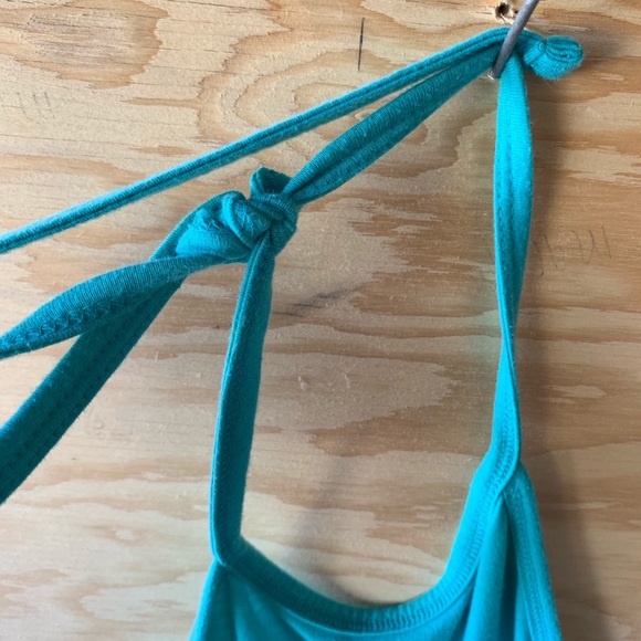 Halter tie top - Picture 3 of 3